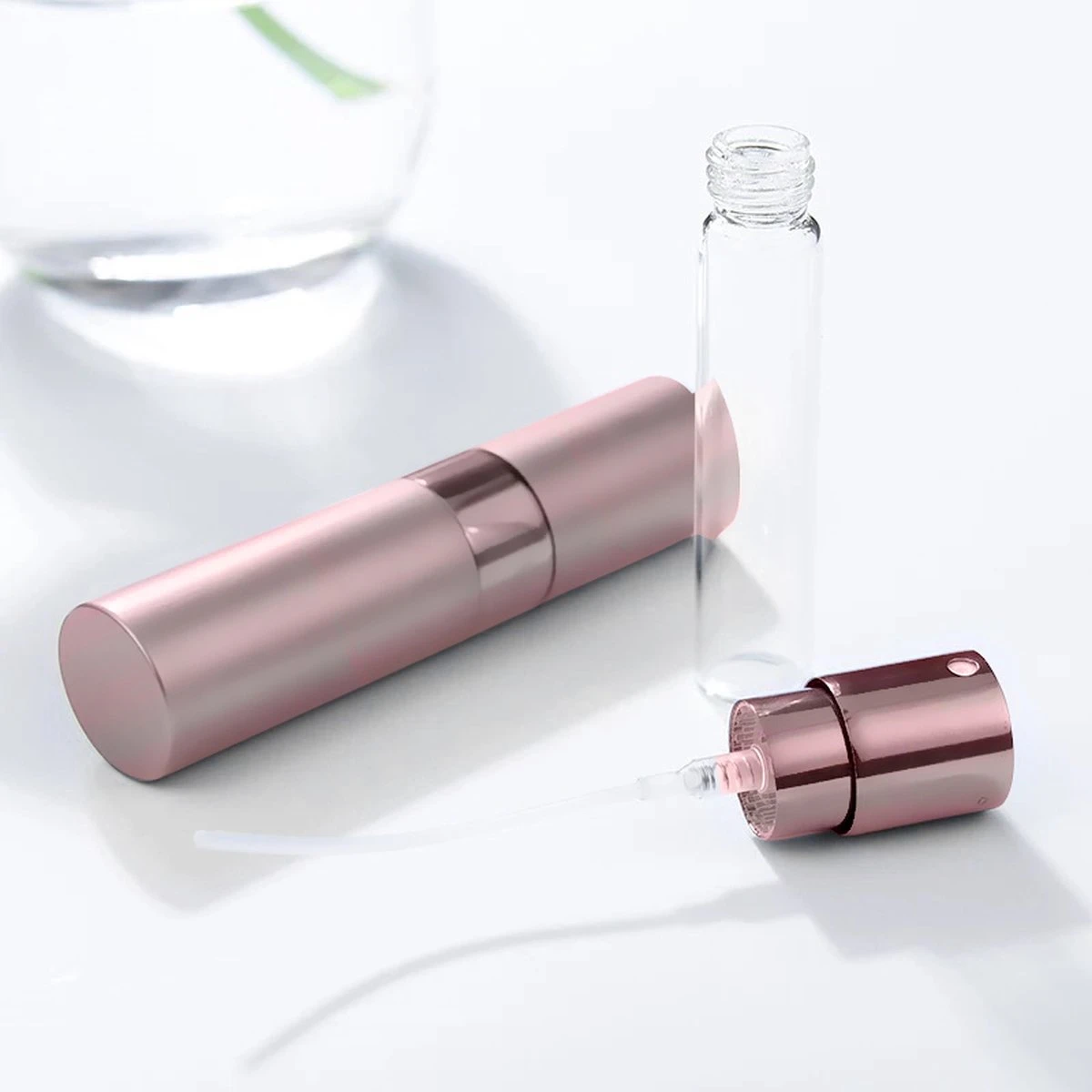 Scenty - Parfum Verstuiver Navulbaar - Mini Parfum Flesje - Reisflesje - Lichtroze 6 Scenty - Parfum Verstuiver Navulbaar - Mini Parfum Flesje - Reisflesje - Lichtroze - Afbeelding 6