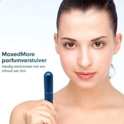 MaxedMore Navulbare Parfumverstuiver 5ml Blauw - 65 Keer Spraybare Parfum Verstuiver - Hervulbaar Tasverstuiver Voor Parfum - Meeneem Mini Geur Flesje Voor Op Reis - Lipstick Formaat Navulbaar Parfumflesje -Parfum Winkel 1200x1200 462