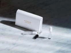 Creed Mini Set Met 8 Fantastische Geuren In Wit Lederen Wallet Voor Dames -Parfum Winkel 1200x900 9